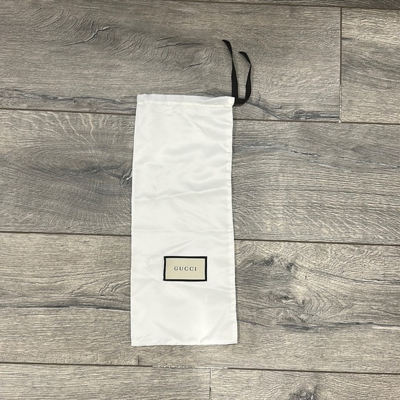 • Gucci • 1 Shoe Dust Bag Drawstring Unisex White and Black - Picture 1 of 3